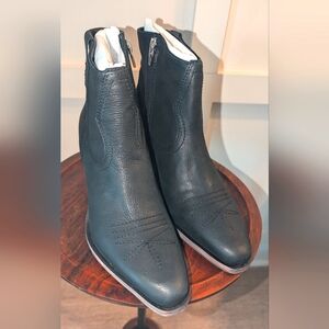 Dolce Vita Booties - 9.5 black leather